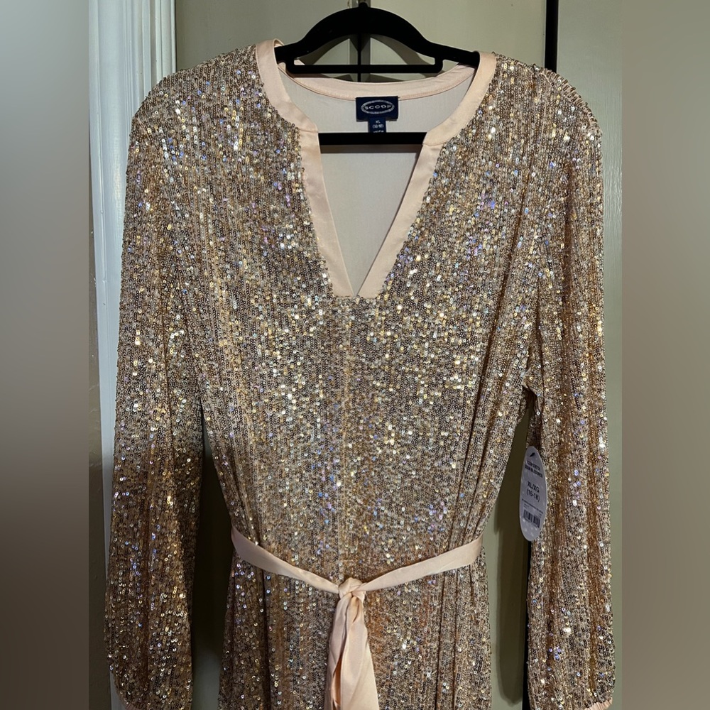 Scoop Stretch Sequin Dress. XL(16-18).